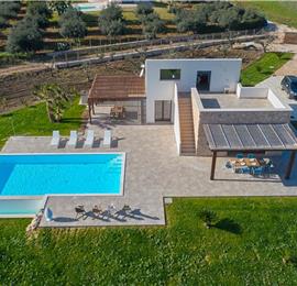 4  bedroom villa with pool, Scopello, sleeps 8